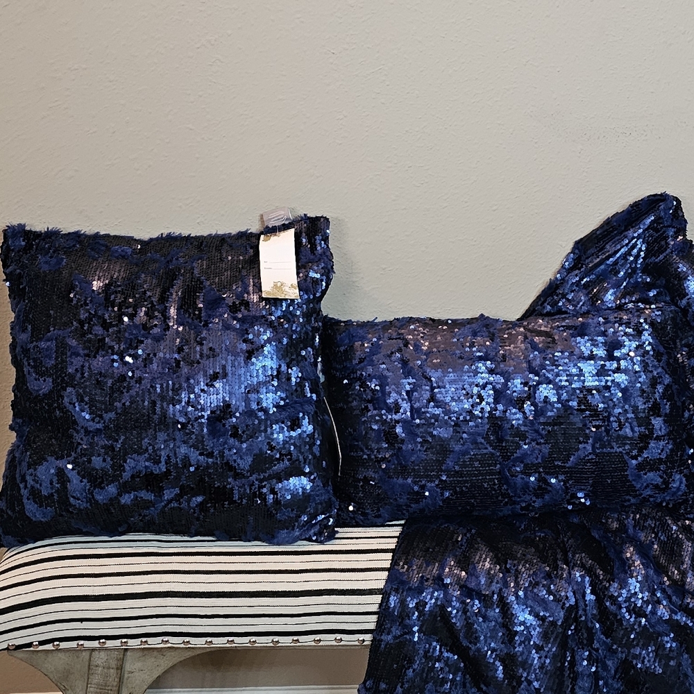 NWT Aviva Stanoff Luxury Mermaid Sequin Blue 2 Pillow Set (18x12 & 18x18)